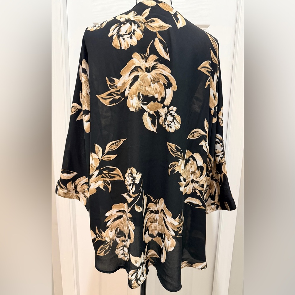 Cato Floral Black and Tan Women's Top - Picture 5 of 7